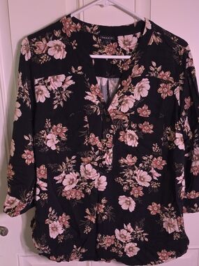 torrid Black Floral Henley Blouse - Pink Floral Print